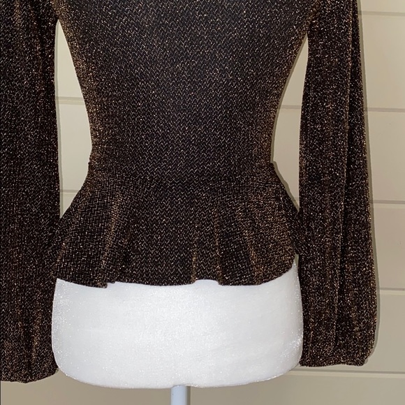 Ruffle Top Size Small - Picture 7 of 8